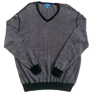 𝅺egara Gray With Black Trim V-neck Sweater